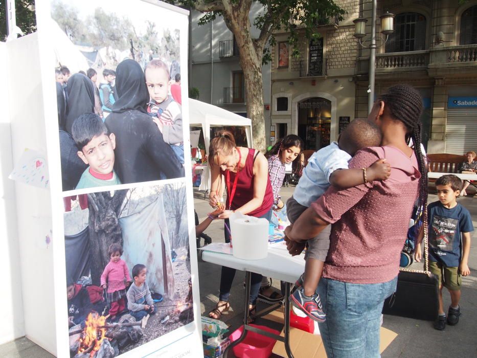Jornada de refugiats a la Rambla de Figueres