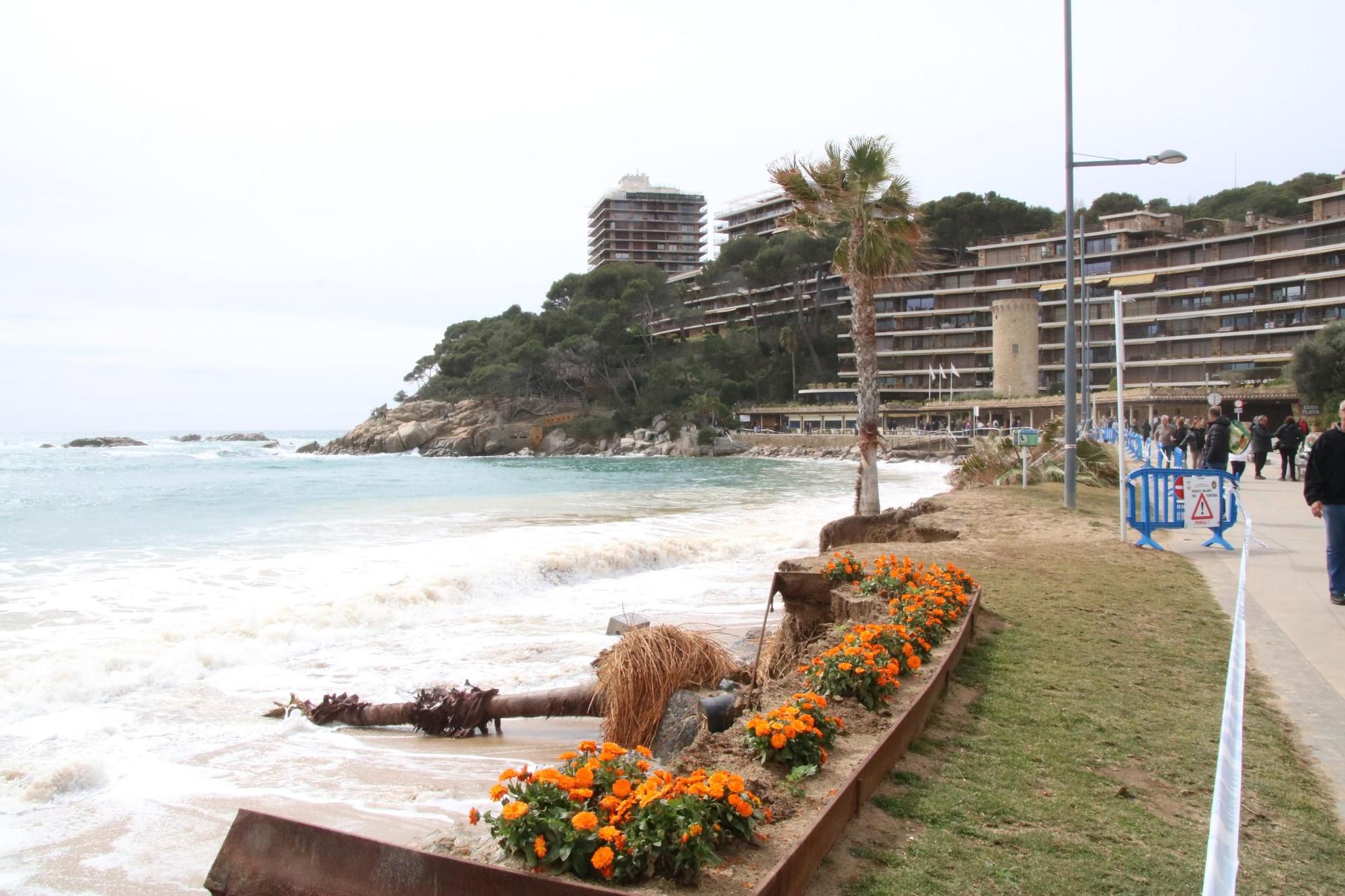 El temporal de mar impacta amb força al litoral de Calonge i Sant Antoni