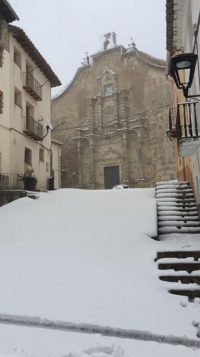 La nieve cubre Ares del Maestrat.