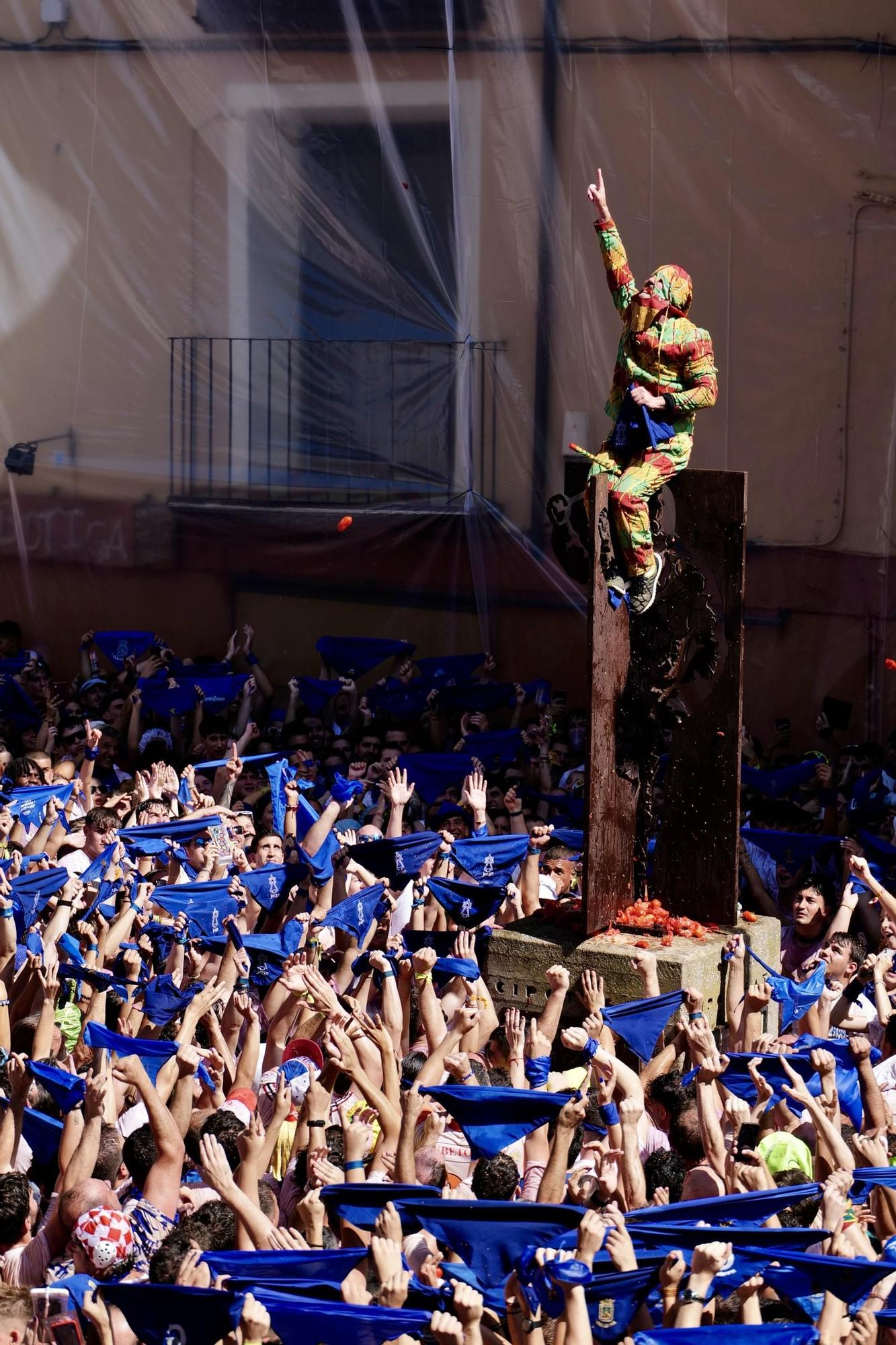 En imágenes | El Cipotegato vuelve a teñir de rojo tomate las calles de Tarazona