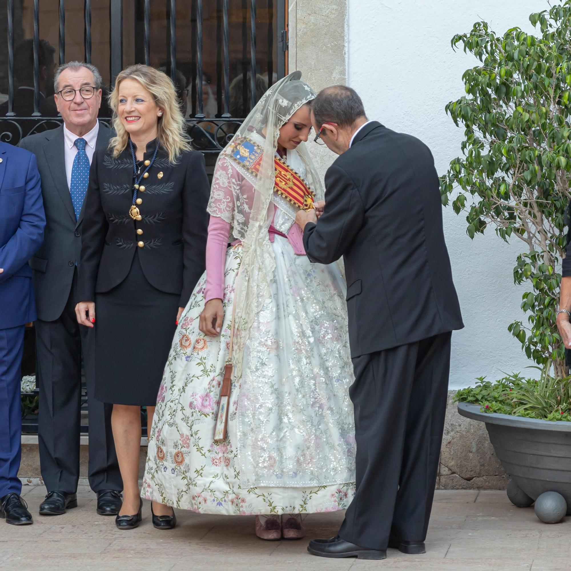 Cita fallera en la procesión de Xirivella