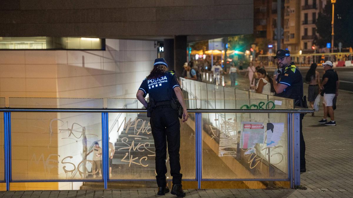 Una noche de patrulla con la Guardia Urbana en Sants