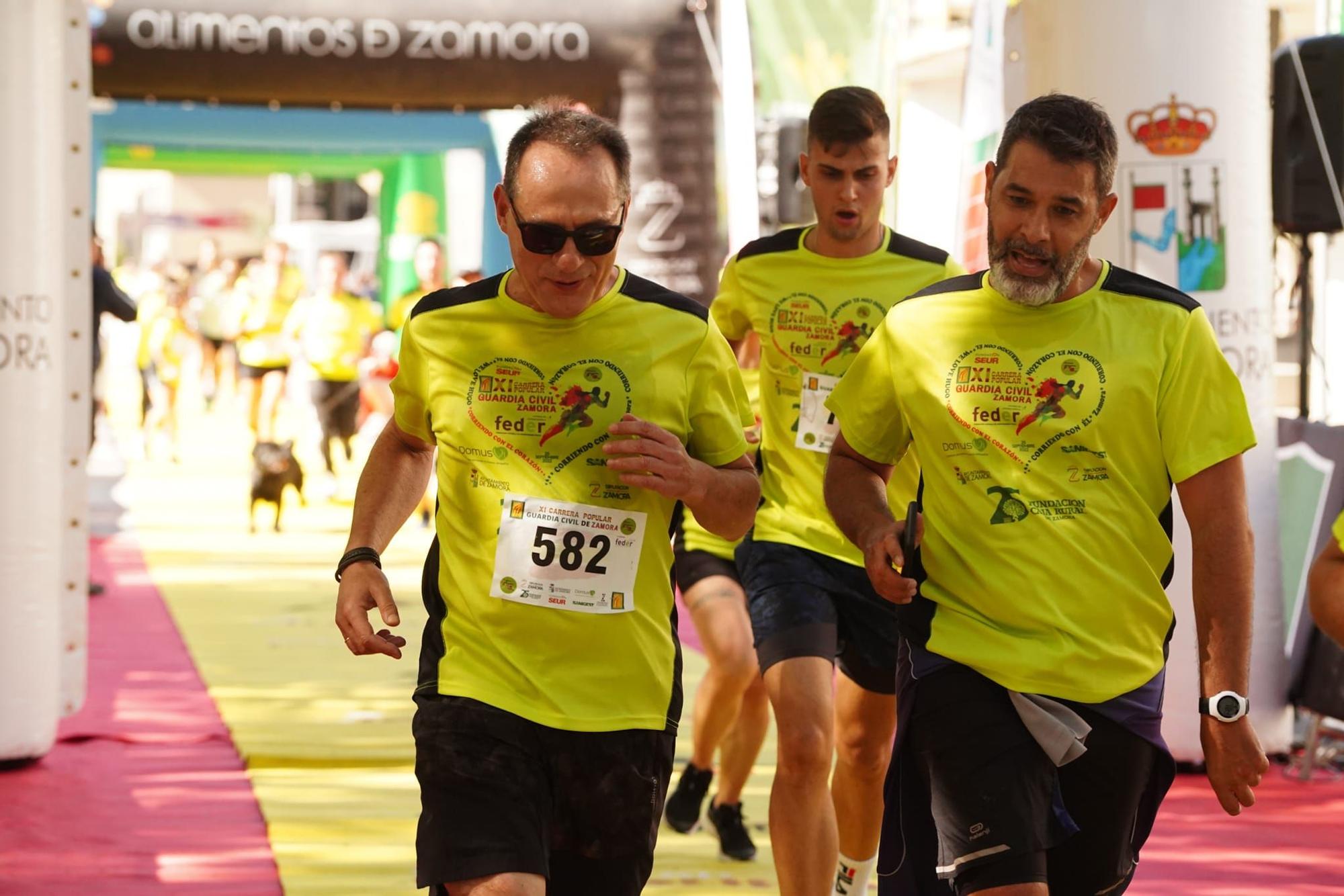 Búscate en esta galería de imágenes de la carrera de la Guardia Civil en Zamora