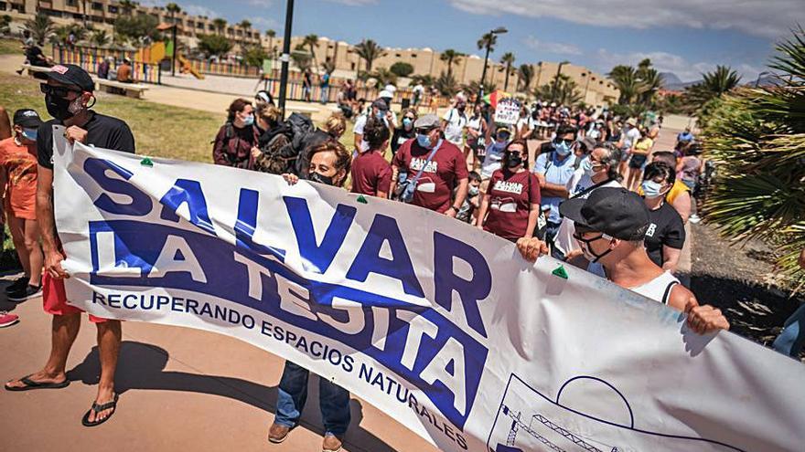 Salvar La Tejita reclama al gobierno local  que paralice ya la obra del hotel La Tejita