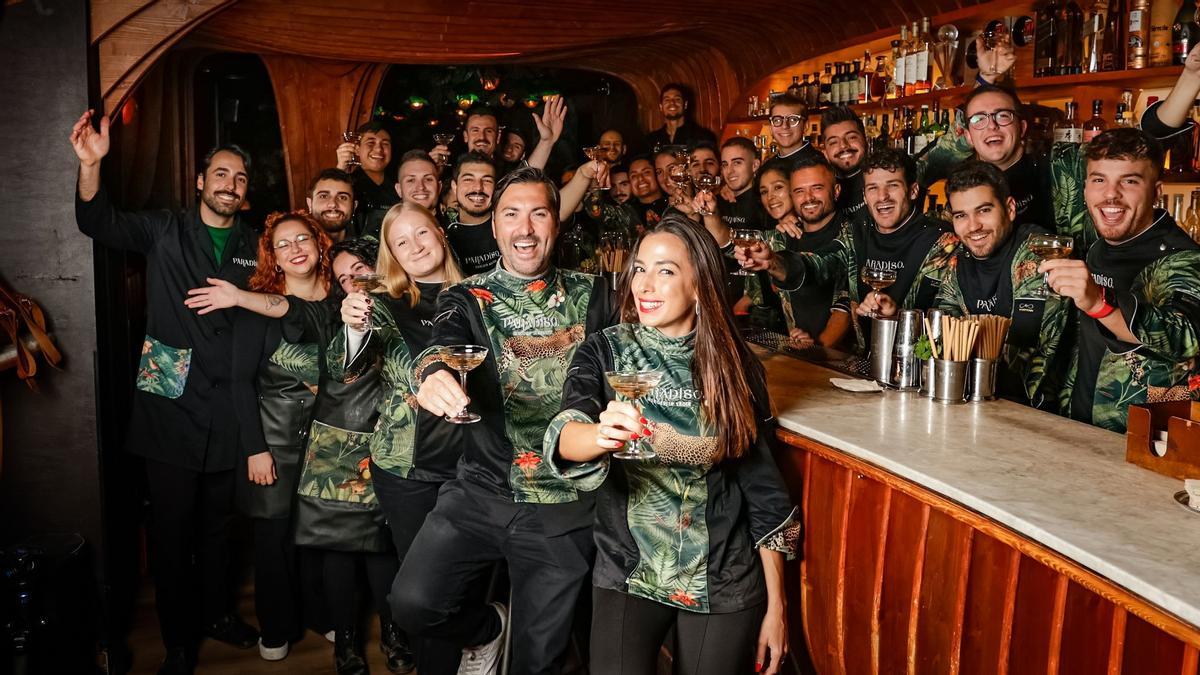 El equipo de la coctelería Paradiso.