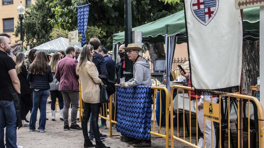 El PSOE denuncia 15 meses de retraso en ayudas a los artesanos de fiestas y el PP anuncia un millón para 2022