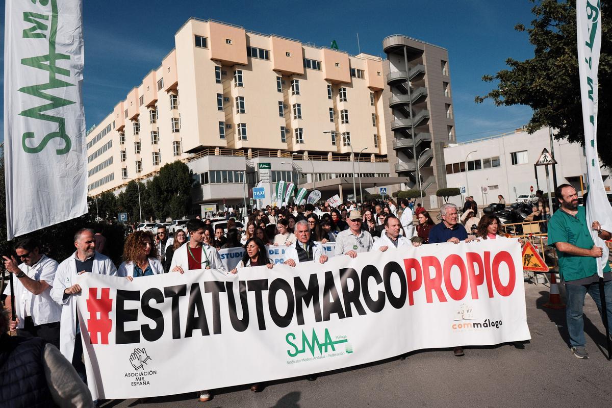 Concentración contra el borrador del Estatuto Marco de la profesión médica.