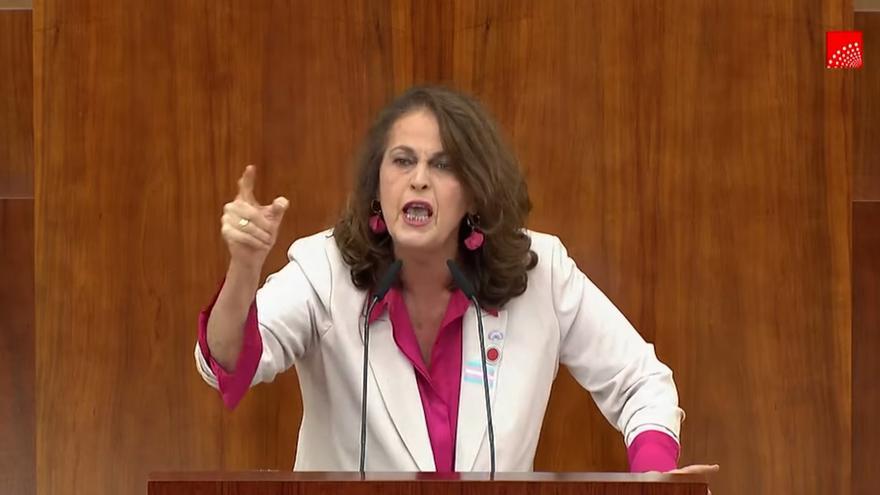 Carla Antonelli: "¡Pasaréis a tener las manos manchadas de sangre, porque esto es terrorismo hacia las personas trans!"