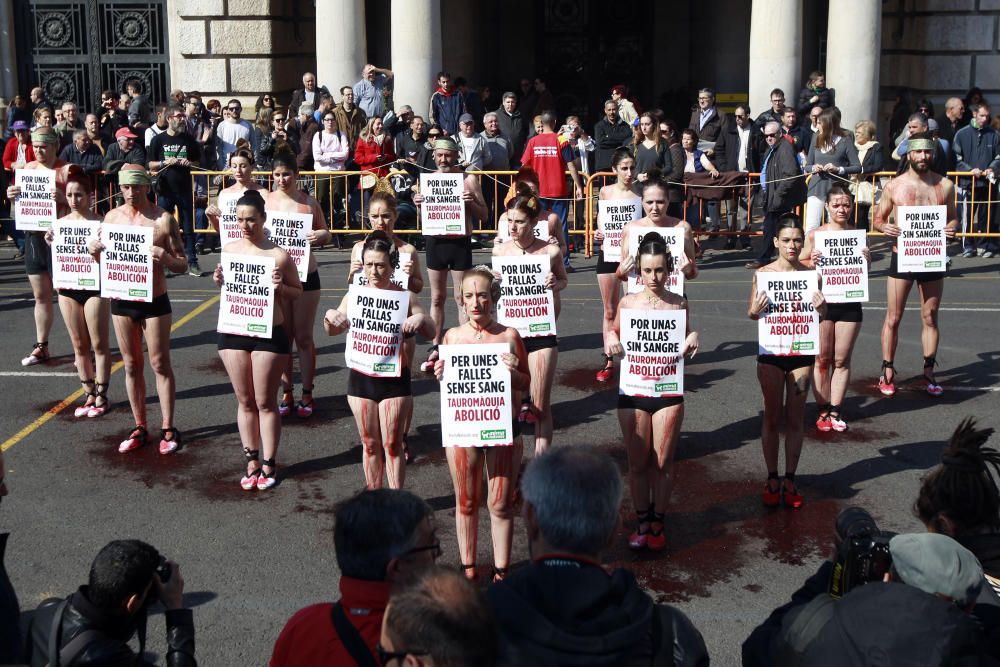 Manifestación y performance antitaurina en Valencia