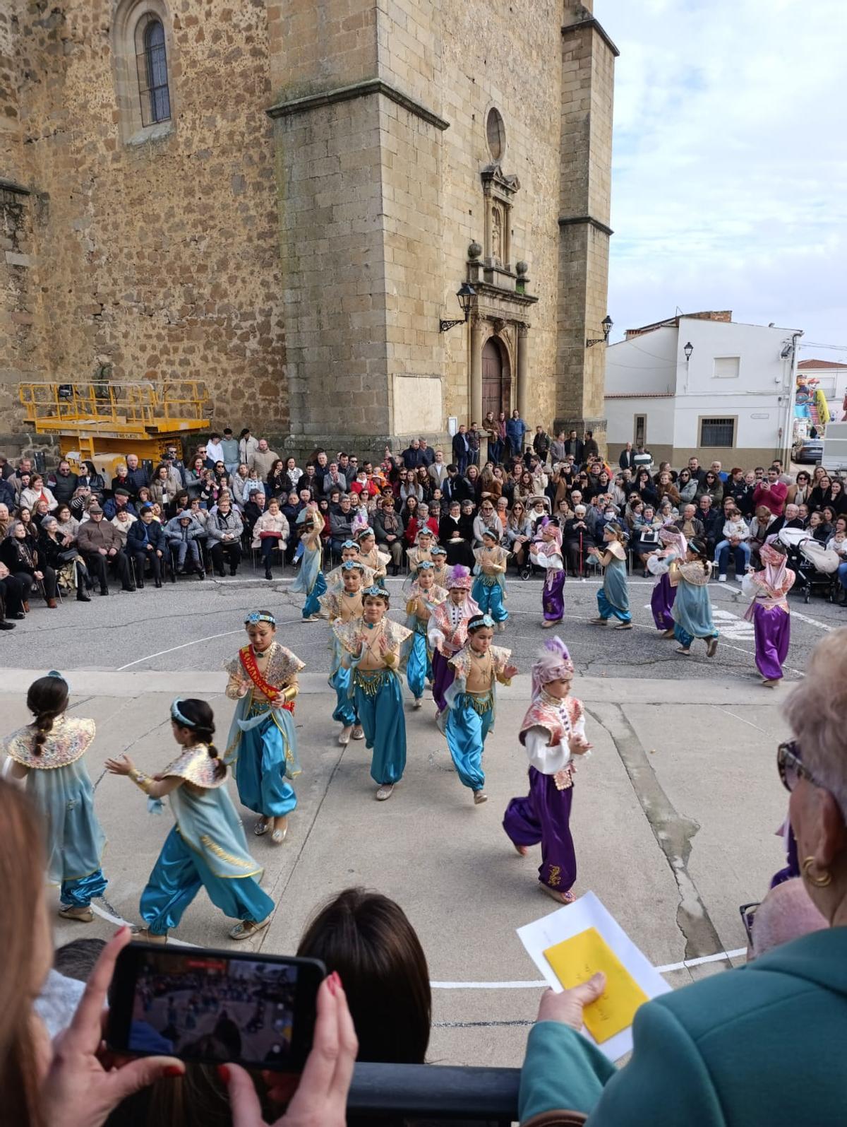 Madrigale y Escurial, en la provincia de Cáceres, celebran su Jueves de Comadres