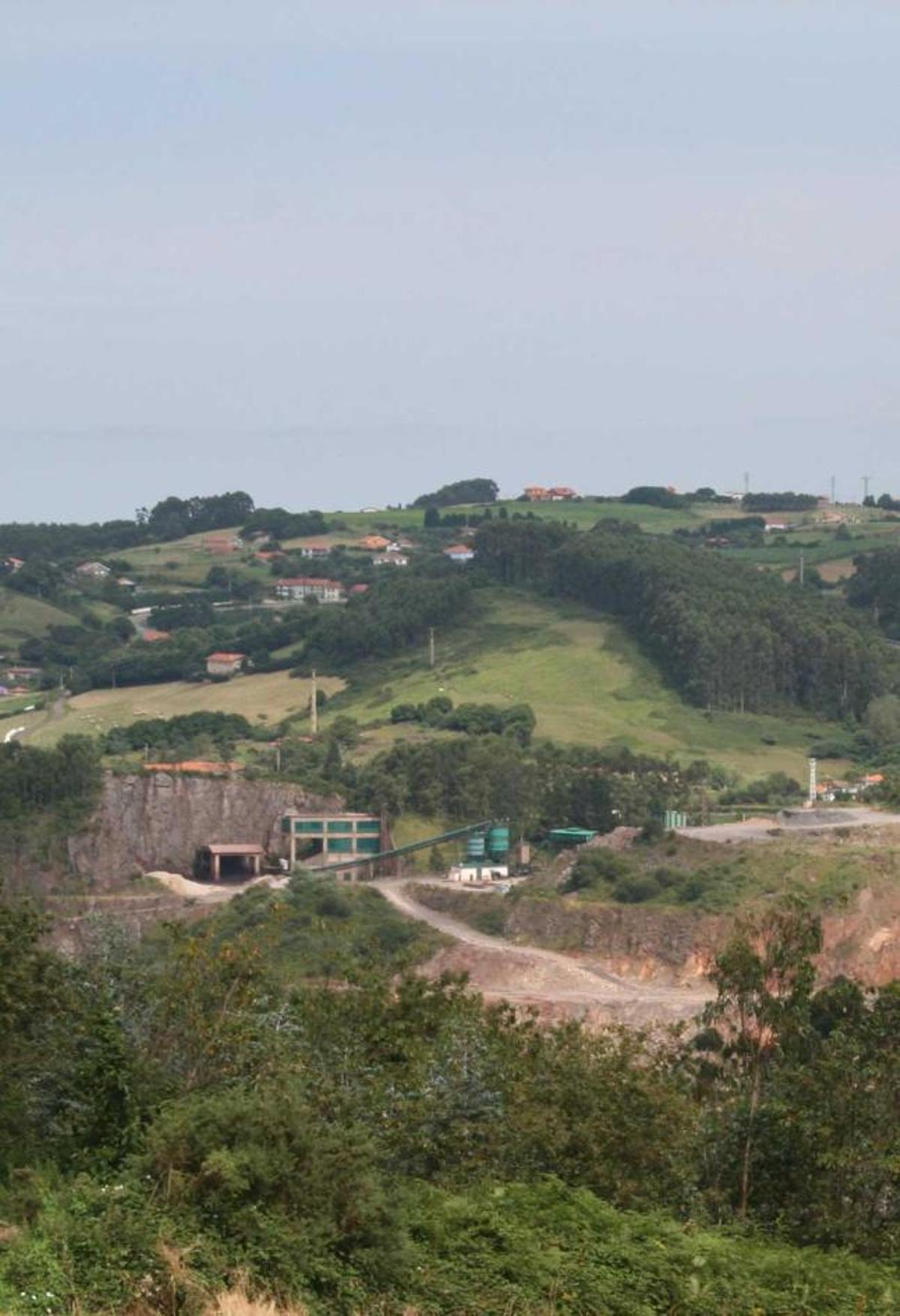 La cantera del Perecil, en Perlora.