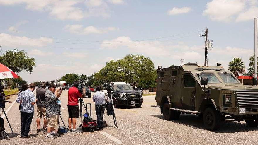 Un adolescente mata a tiros a 10 personas en un instituto en Texas