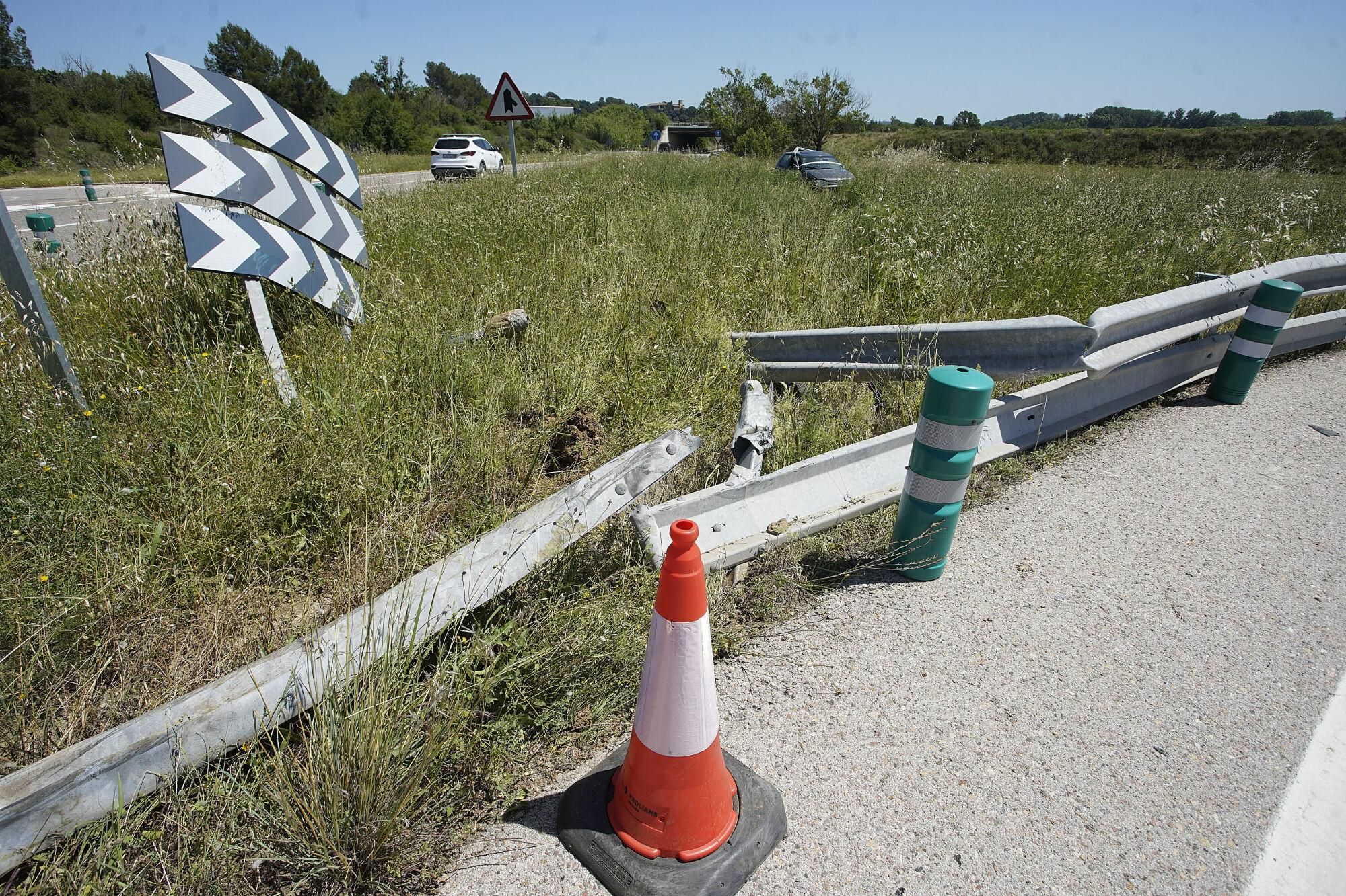 Persecució policial d'un conductor begut que se salta un control a Pontós i que s'accidenta a Medinyà