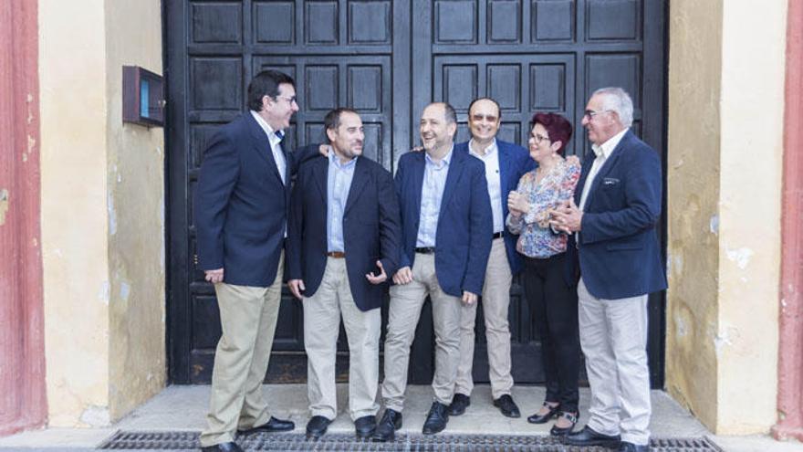 De izquierda a derecha, Francisco Luís, Miguel Ángel Román, Rafael Retana, José Eduardo Yébenes, Paula Bellido, y Juan Luís López.