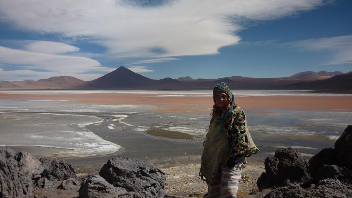 Elisabeth G. Iborra en Salar de Uyuni, al suroeste de Bolivia. Elisabeth G. Iborra en Salar de Uyuni, al suroeste de Bolivia.