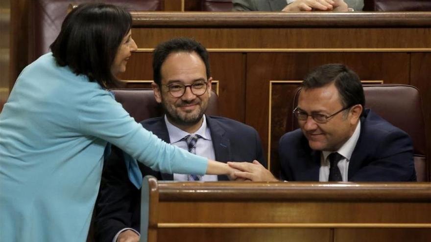 La oposición critica a Rajoy por esconder la cabeza