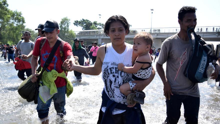Inmigrantes llegan a EEUU desde Guatemala.