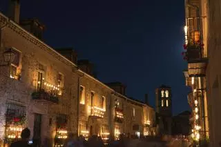 En Castilla y León puedes visitar un pueblo que se sigue alumbrando con velas: "el más bonito de España"