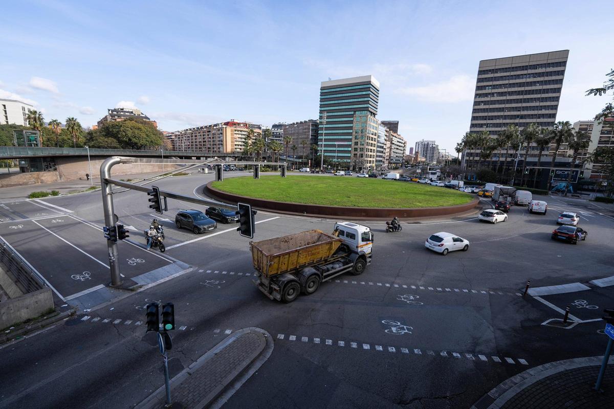 La plaza de Cerdà, el peculiar homenaje de Barcelona al padre del Eixample