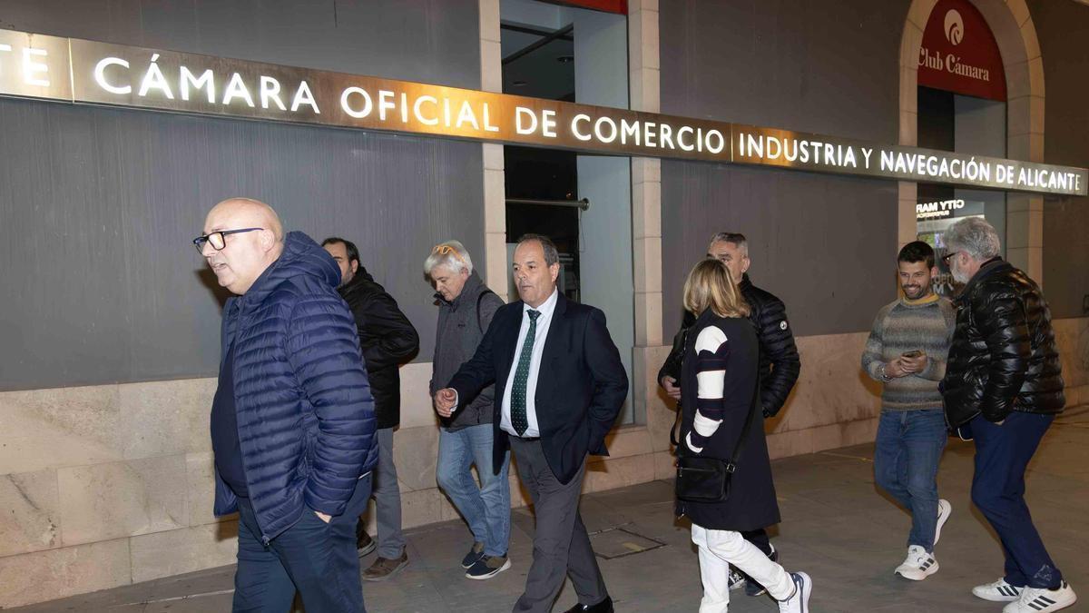 Baño desacredita al Comité de la Cámara de Comercio de Alicante al reunirse en su sede del Palas con Facpyme