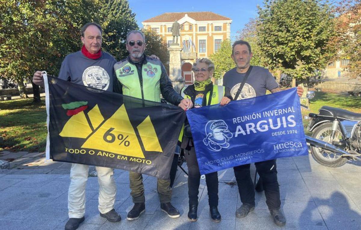 Representantes del Club en una concentración.