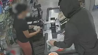 Detenido por llevarse 2.000 euros tras atracar a un punta de pistola un supermercado de Girona