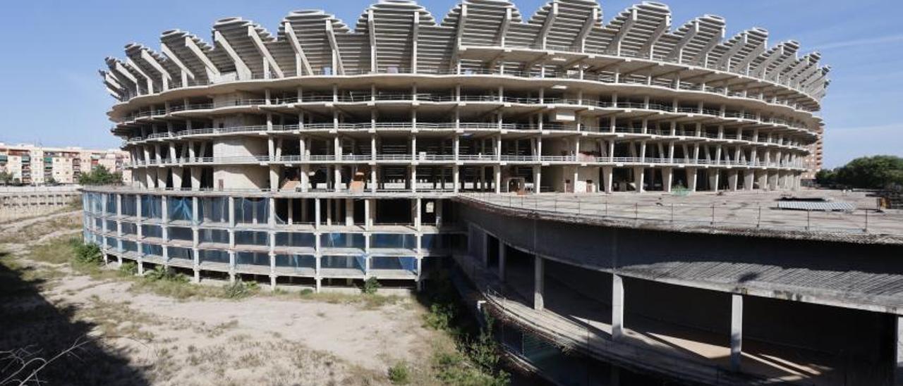 Las obras del Nuevo Mestalla continúan paralizadas mientras el Valencia no consigue que le concedan una prórroga. | LEVANTE