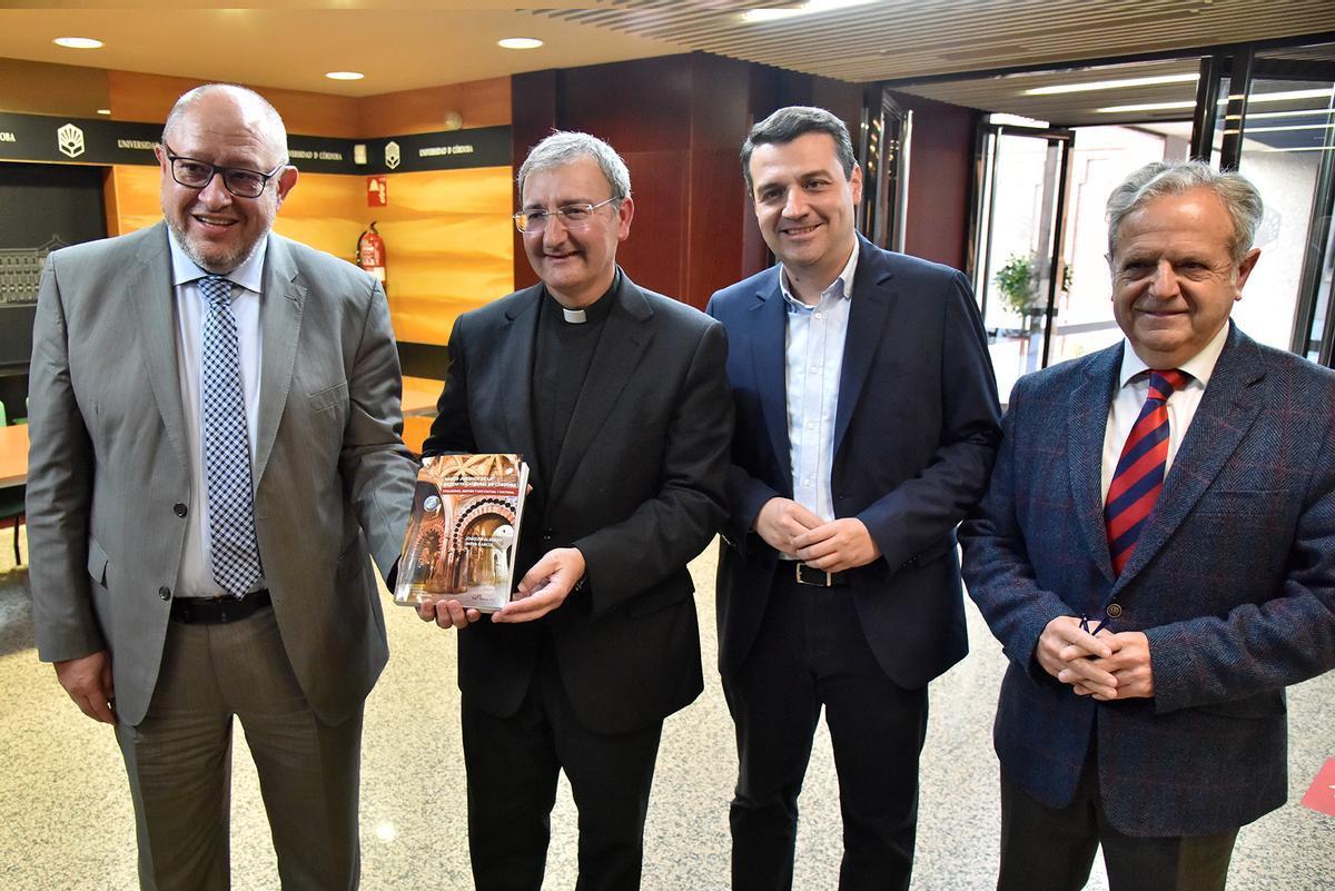 El Rectorado de la UCO acoge la presentación del libro del deán-presidente del Cabildo Catedral.