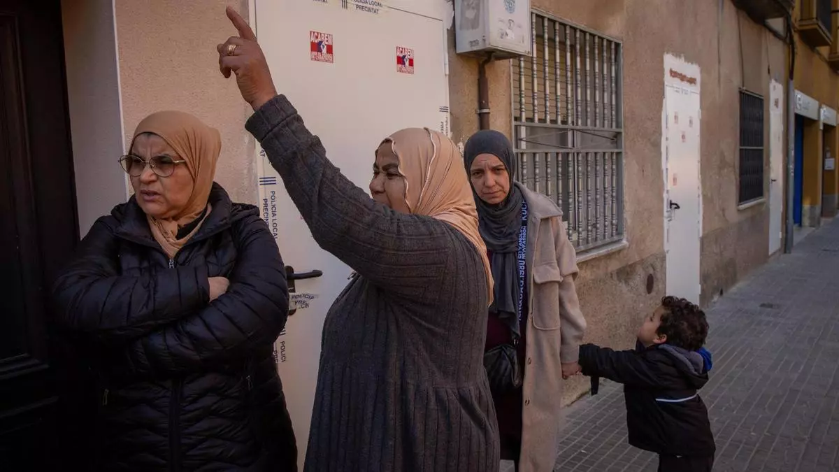 Desalojadas cinco familias con 11 menores en Rubí por riesgo de derrumbe