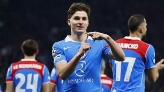 Las dos caras de Julián Álvarez hacen sospechar al Barça