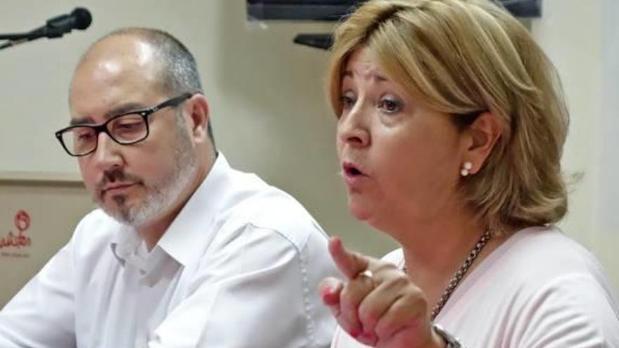 Miguel López y Antonia Moreno, el día que anunciaron el recurso.