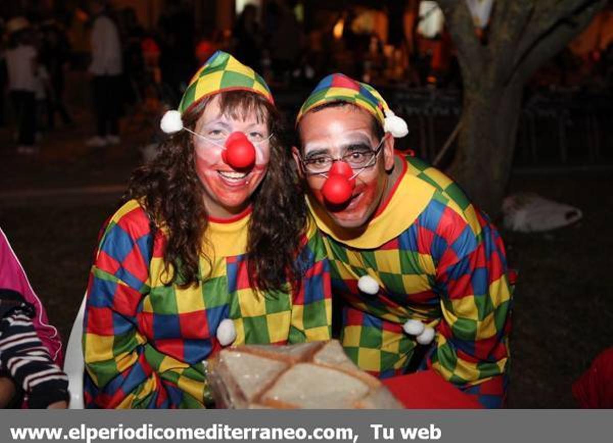 GALERÍA DE FOTOS - Sopar temàtic a les festes de Vilafranca