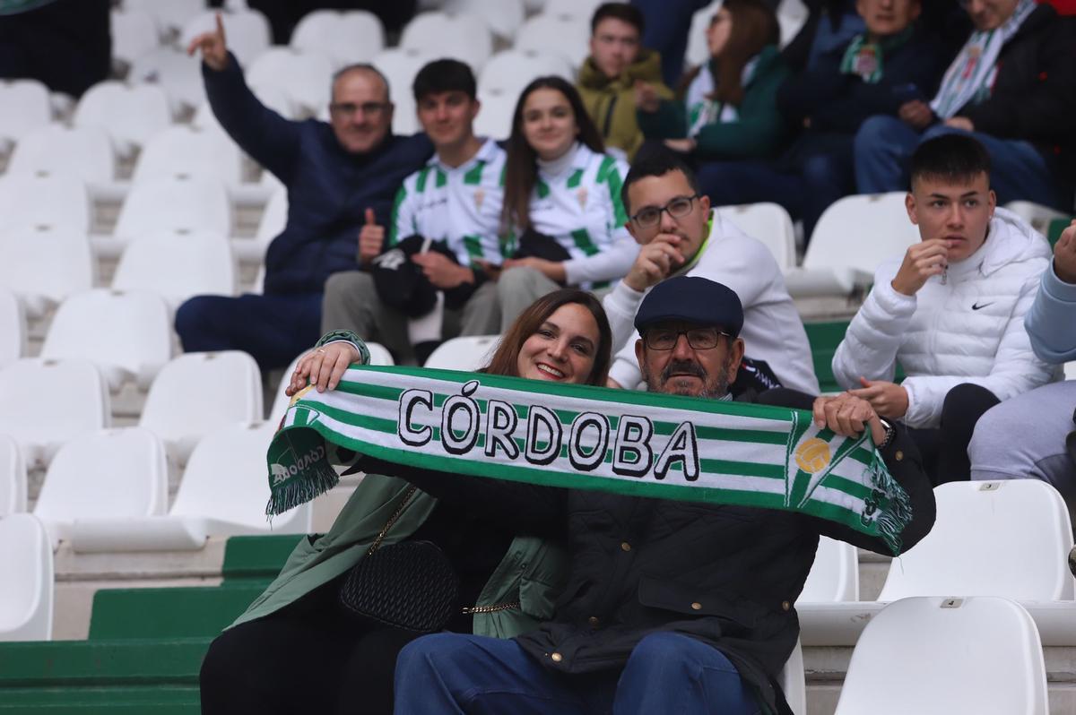 Córdoba CF-Melilla: las imágenes de la afición en El Arcángel
