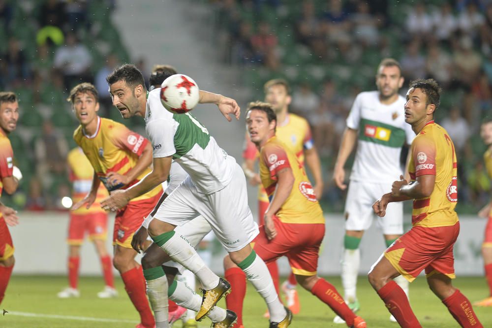 El Elche se muestra espeso y sin ideas ante el Alcoyano