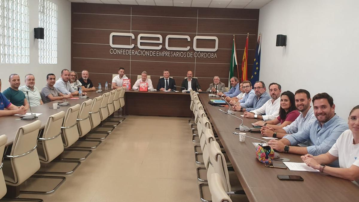 UGT y Femeco firman el nuevo convenio del metal, con subida salarial ...