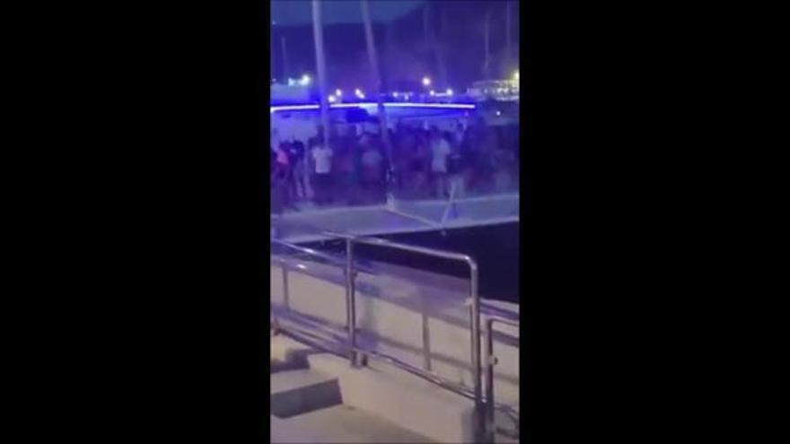 El vídeo de una fiesta en catamarán en Cartagena que escandaliza a las redes