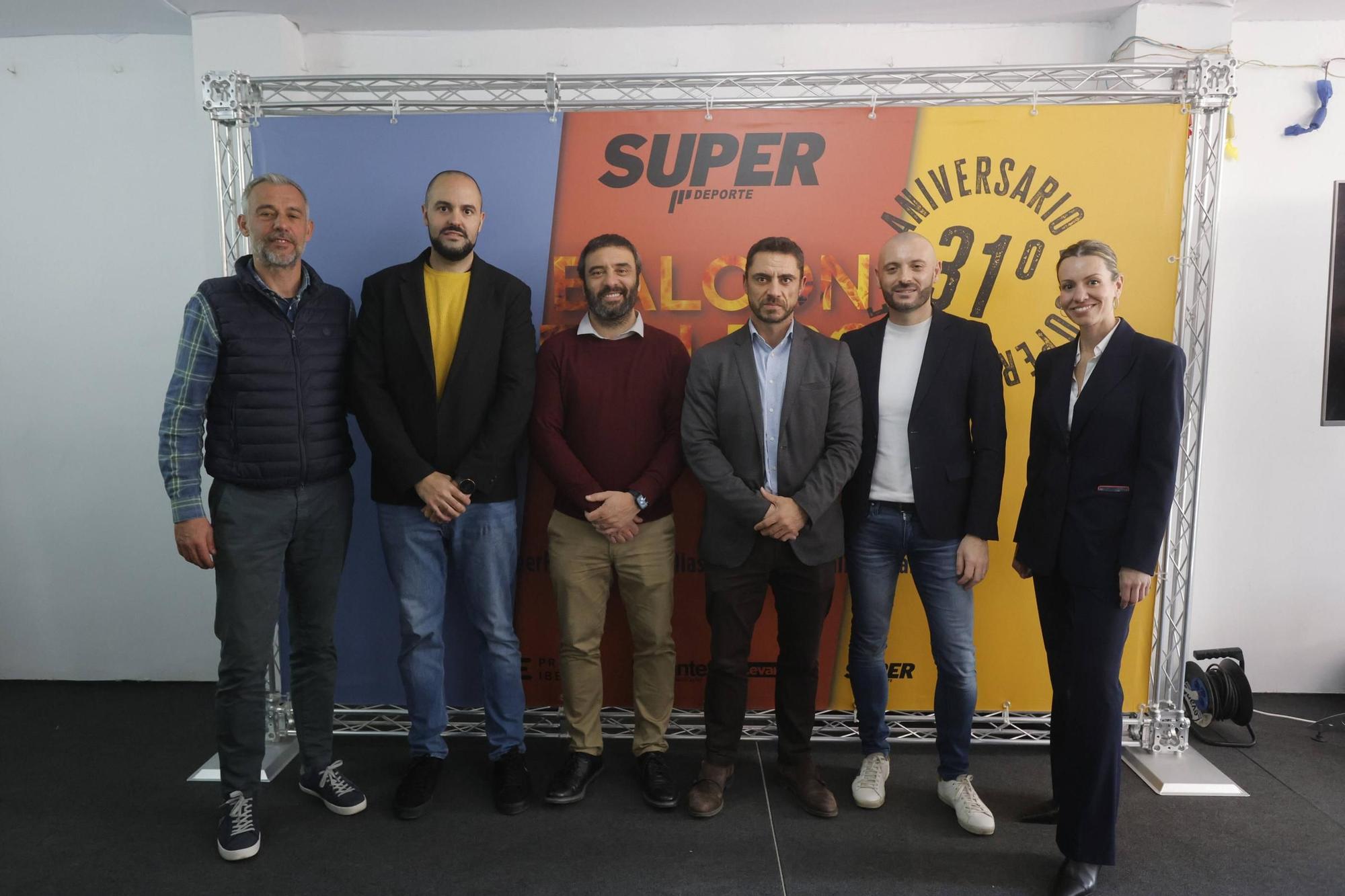 Balcón Fallero de SUPER: La primera mascletà reunió a la familia del deporte valenciano