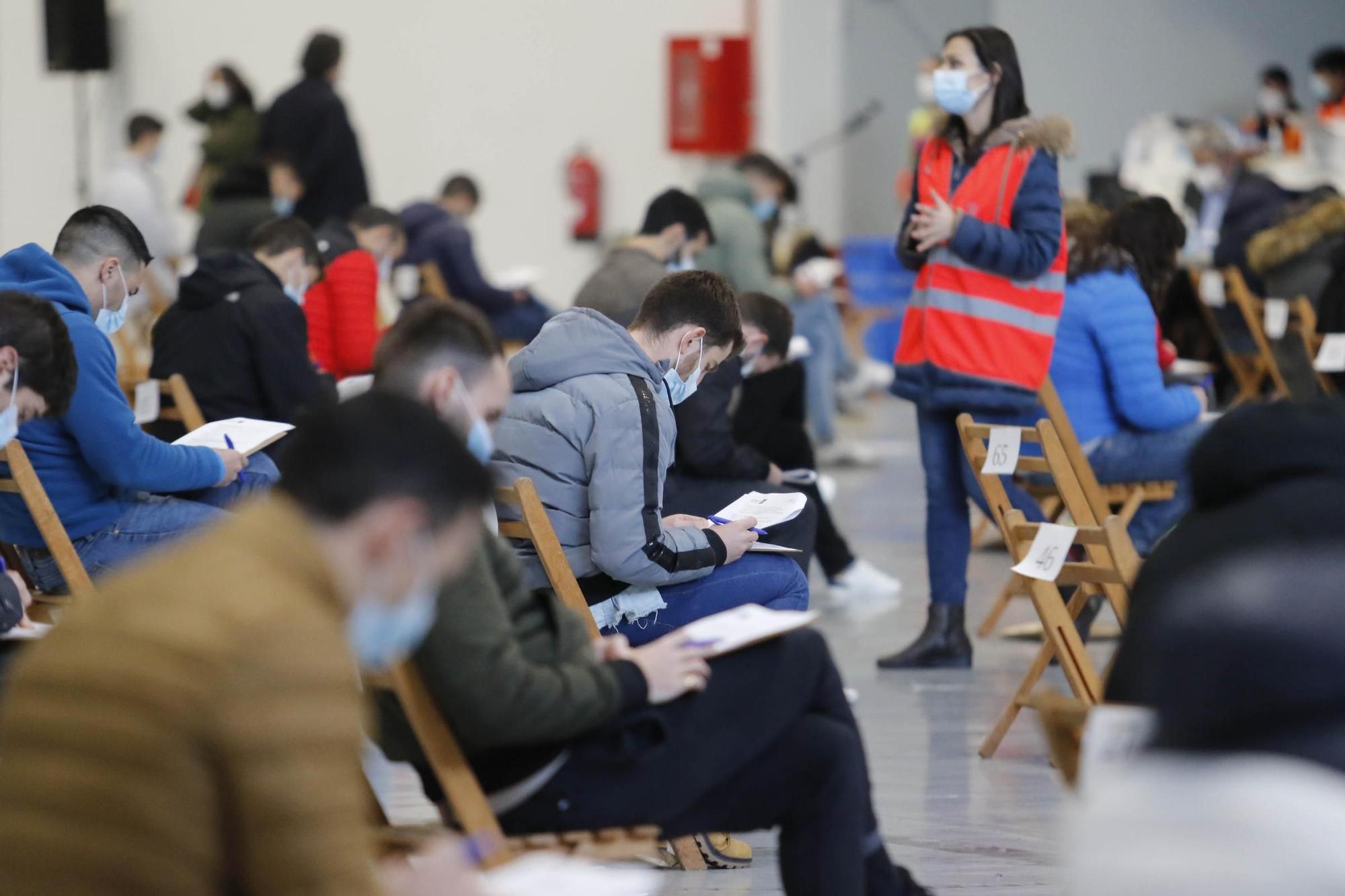 Los futuros bomberos de Vigo pasan a examen