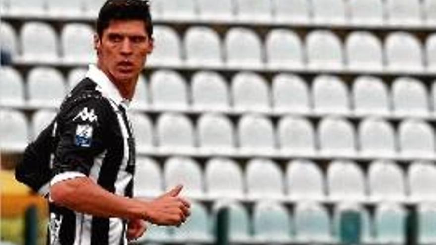 Rafa Jordà, durant la seva etapa com a futbolista del Siena italià.