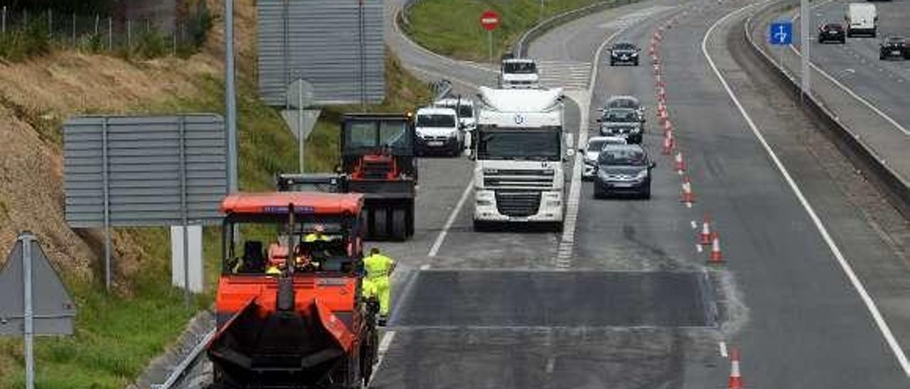 Inicio de la mejora de la autovía de O Salnés. // Noé Parga