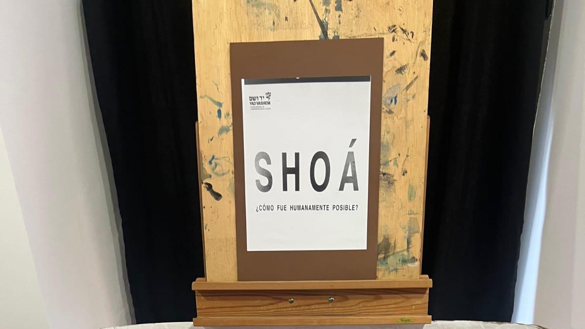 Exposición sobre el Holocausto hecha por alumnos del IES La Noria de Monforte
