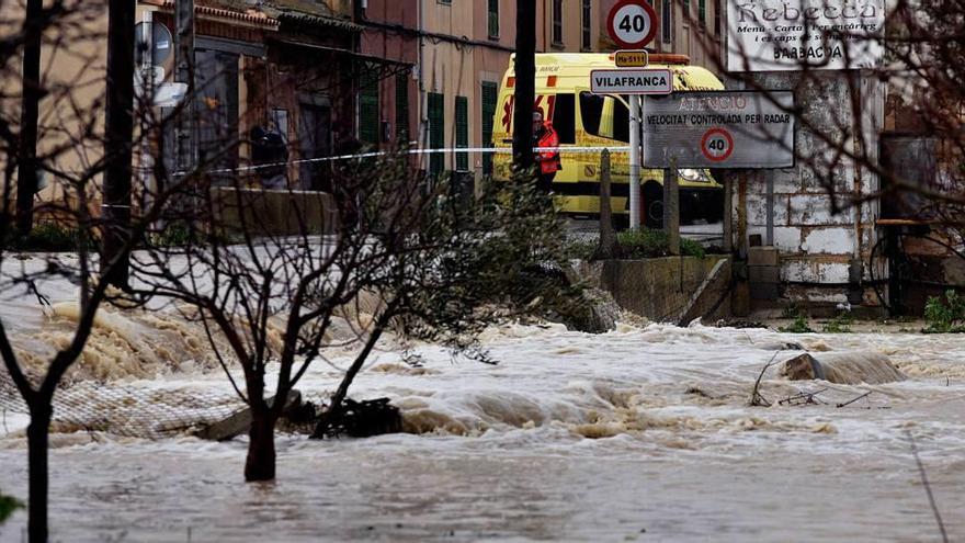 Vilafranca, en Mallorca, incomunicado por las riadas.