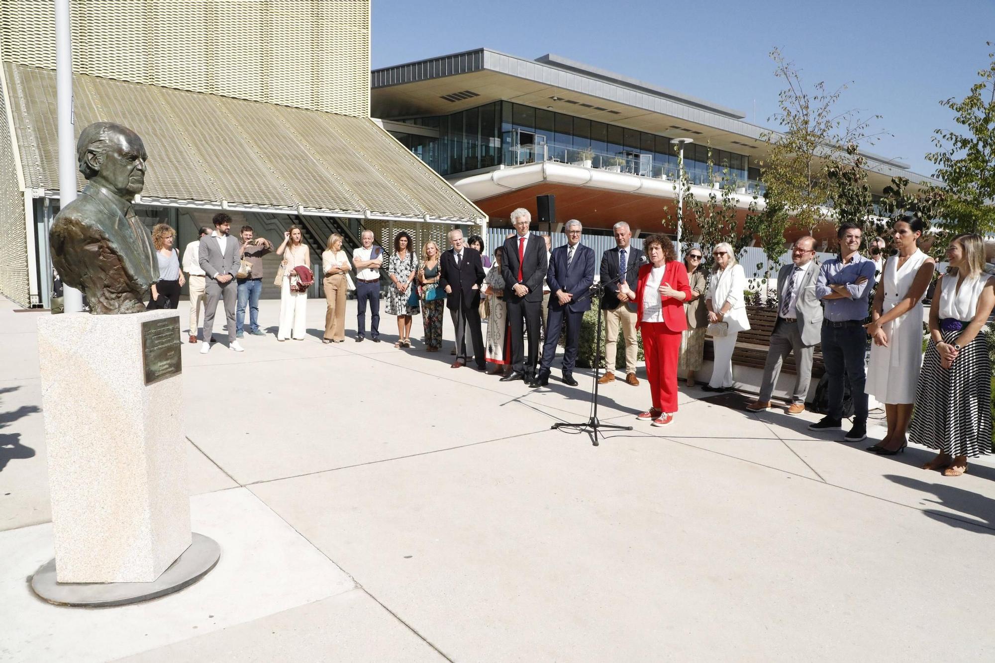 Descubrimiento del busto en homenaje a Ramón Castromil Ventureira