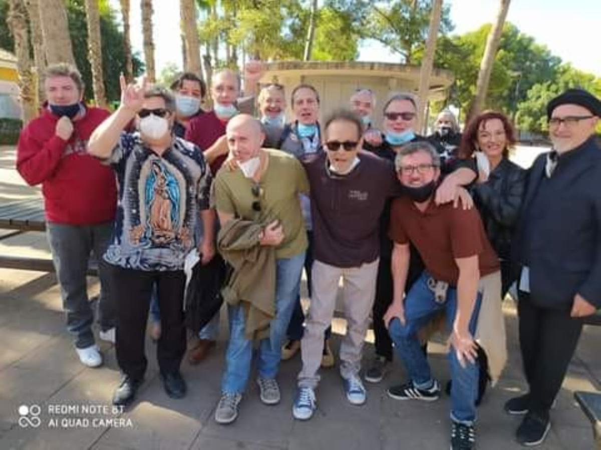 Algunos de los integrantes de Los Inhumanos en la despedida de Bayarri el pasado mes de octubre.