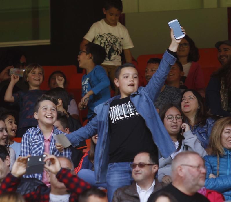 La afición en el derbi femenino de Mestalla