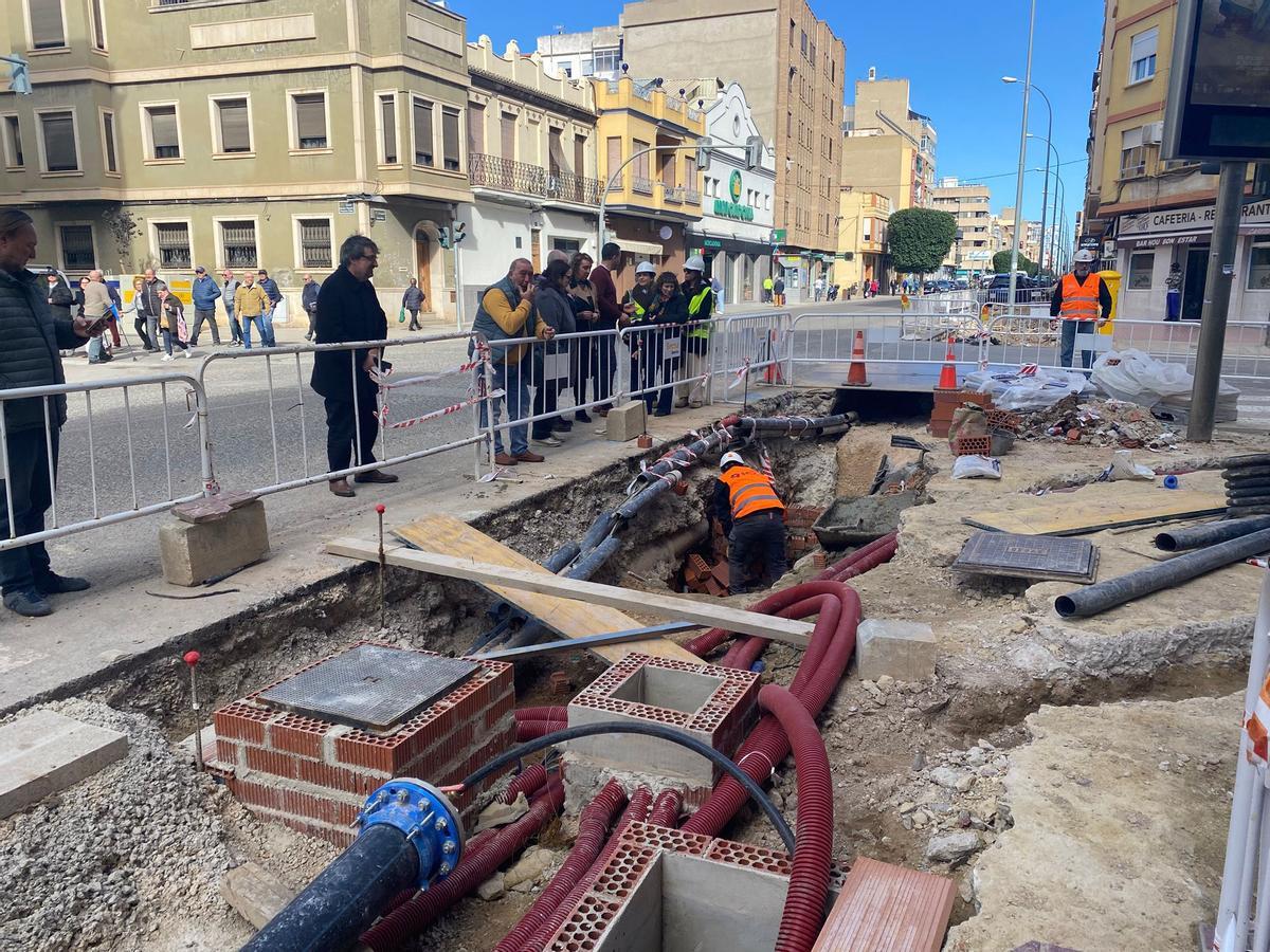 Las obras se iniciaron hace cuatro meses y han aparecido diferentes incidencias como la abundancia de hormigón.