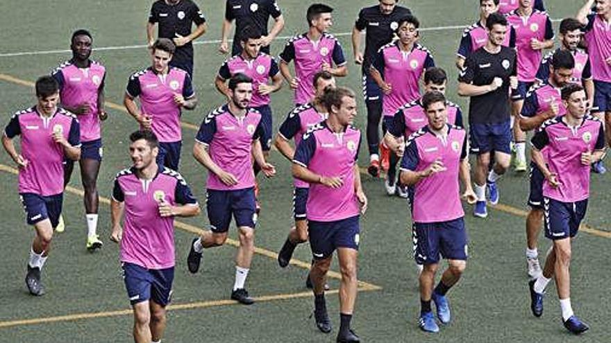 Primer entrenament ahir del Llagostera al Municipal.