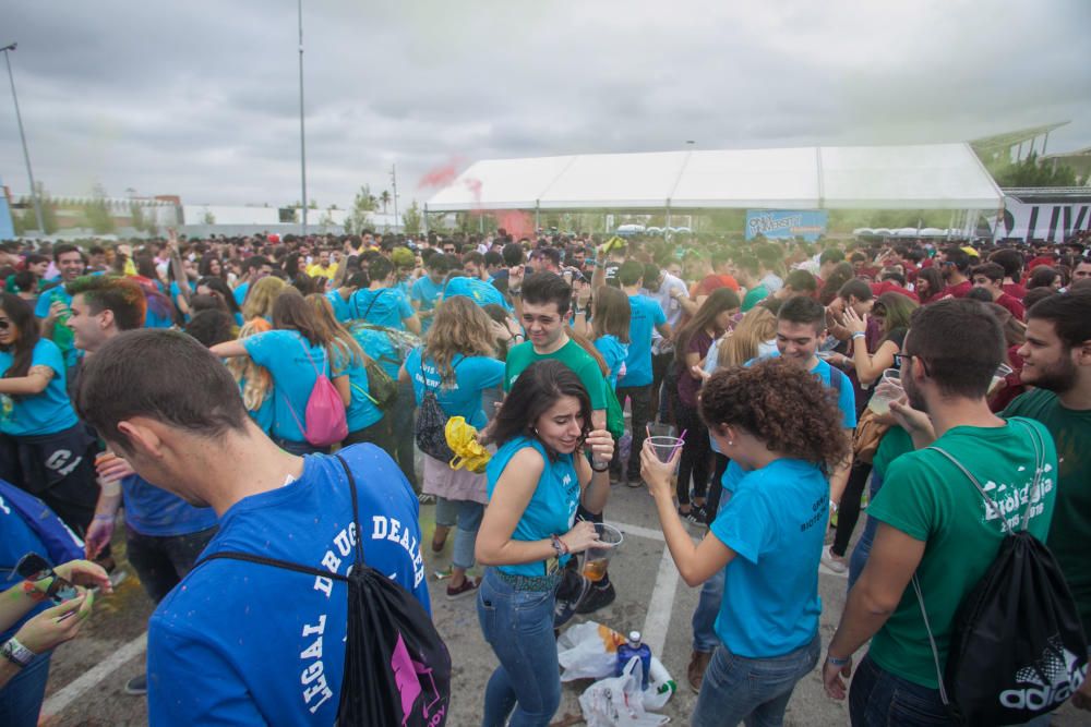 Miles de estudiantes en la macrofiesta universitar