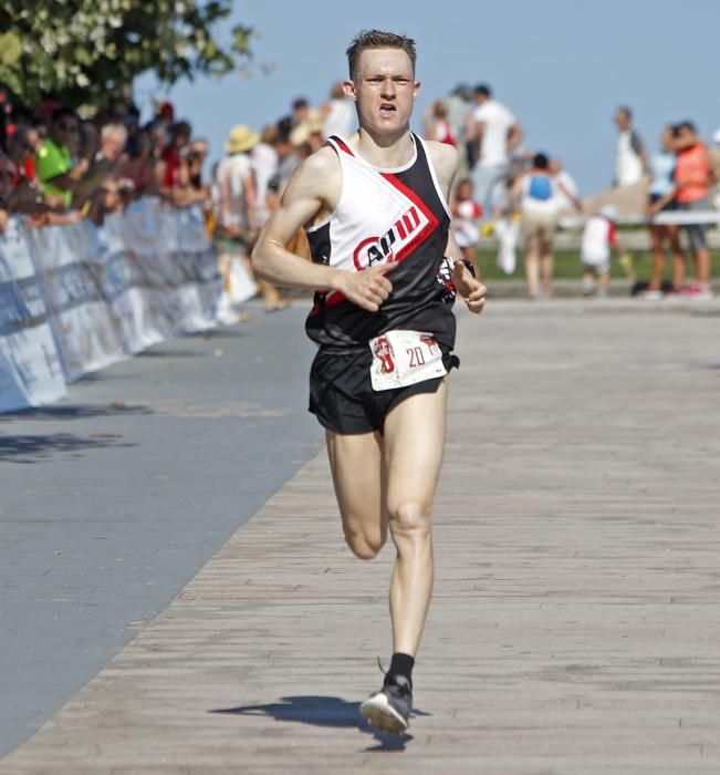 10 kilómetros de recorrido en una jornada en la que las Rías Baixas ha superado los 30 grados. Ryan Waddington se ha proclamado vencedor de la prueba al finalizar el recorrido en 31,54