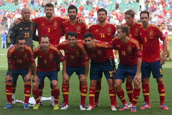España vence a Puerto Rico (2-1)